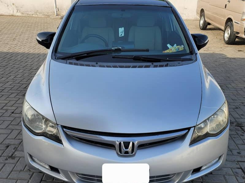Honda Civic Oriel 1.8 i-VTEC CVT - photo 1
