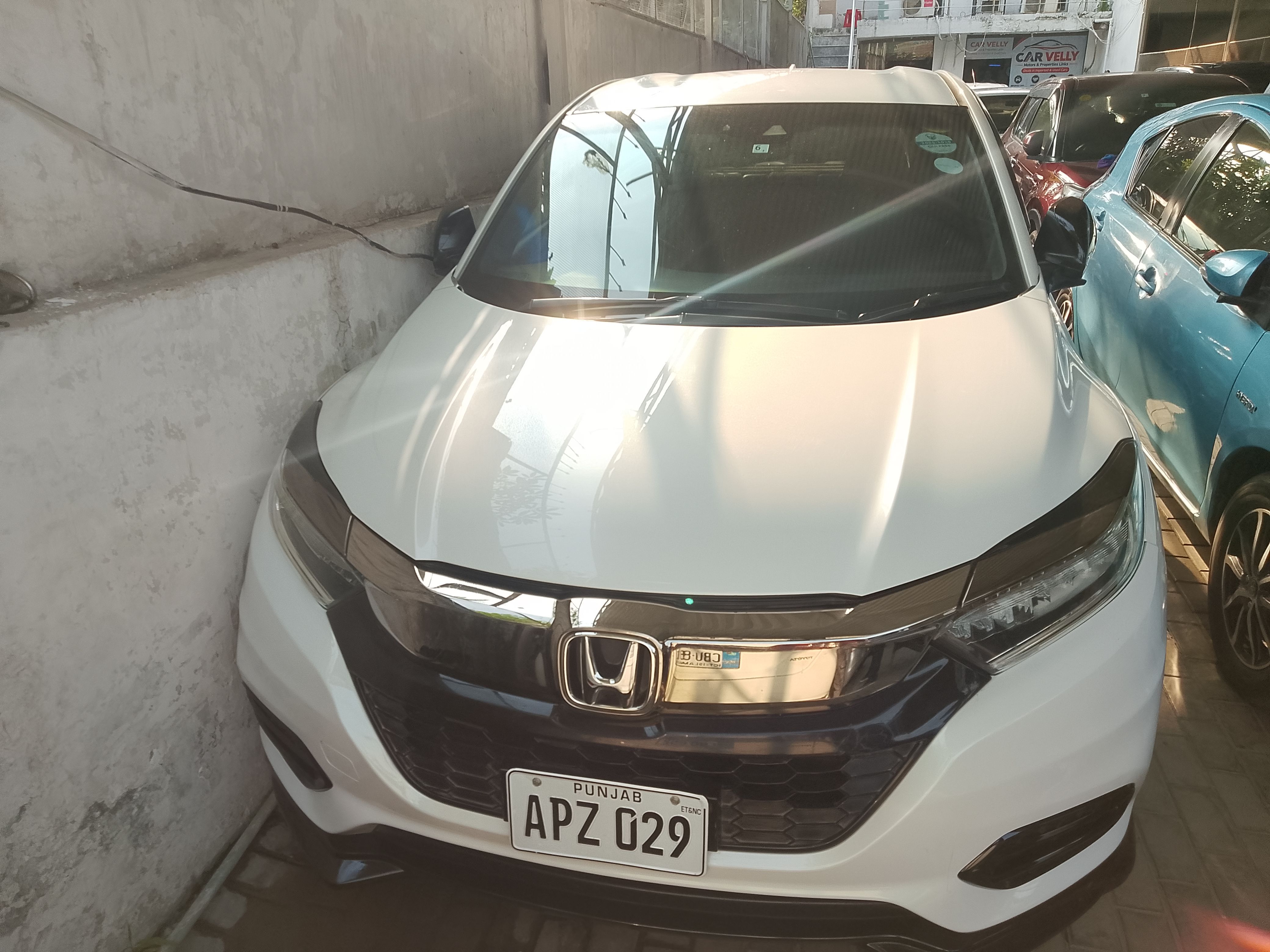 Honda Vezel Hybrid RS Honda Sensing - photo 1