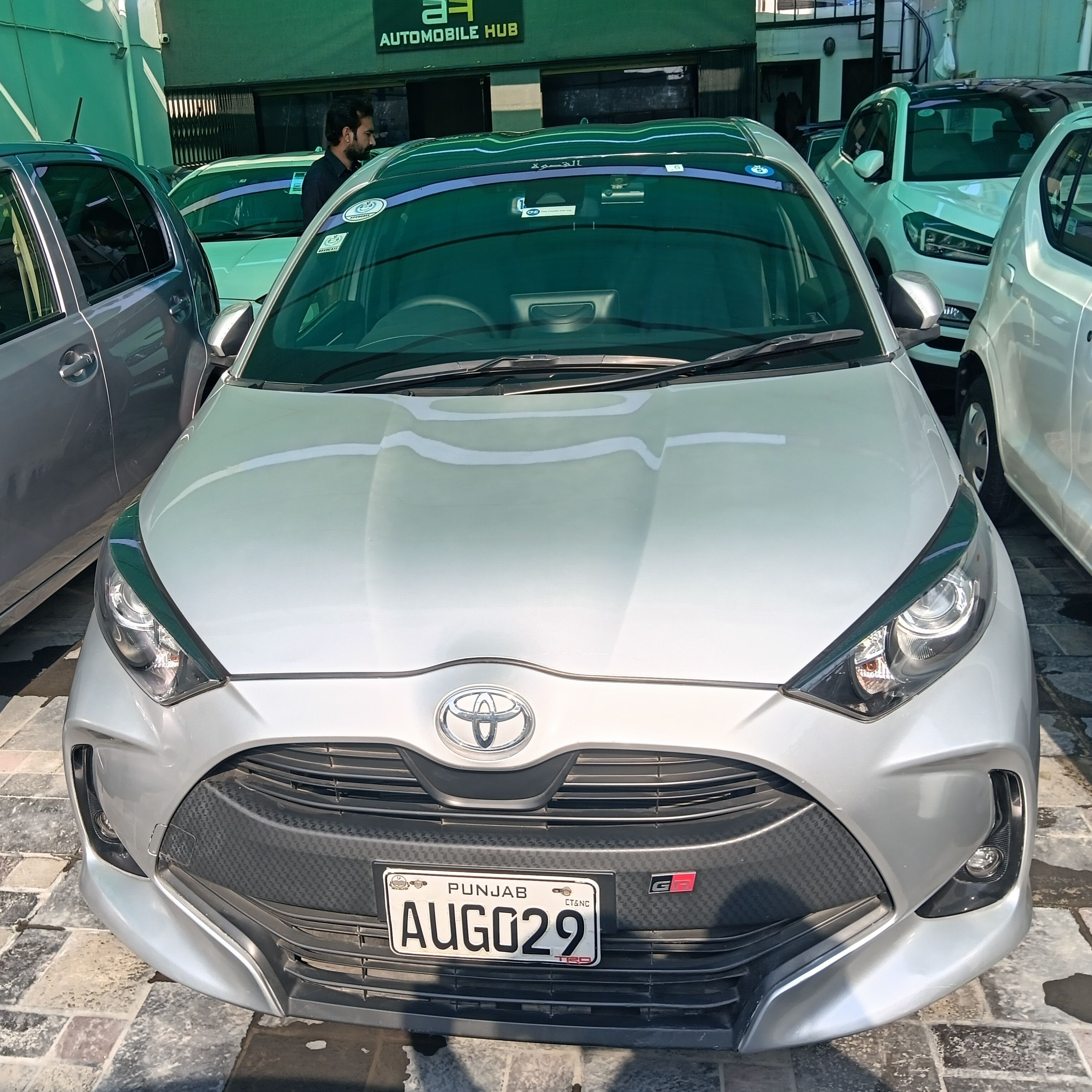 Toyota Yaris Hatchback X 996cc, Automatic, Petrol - photo 1
