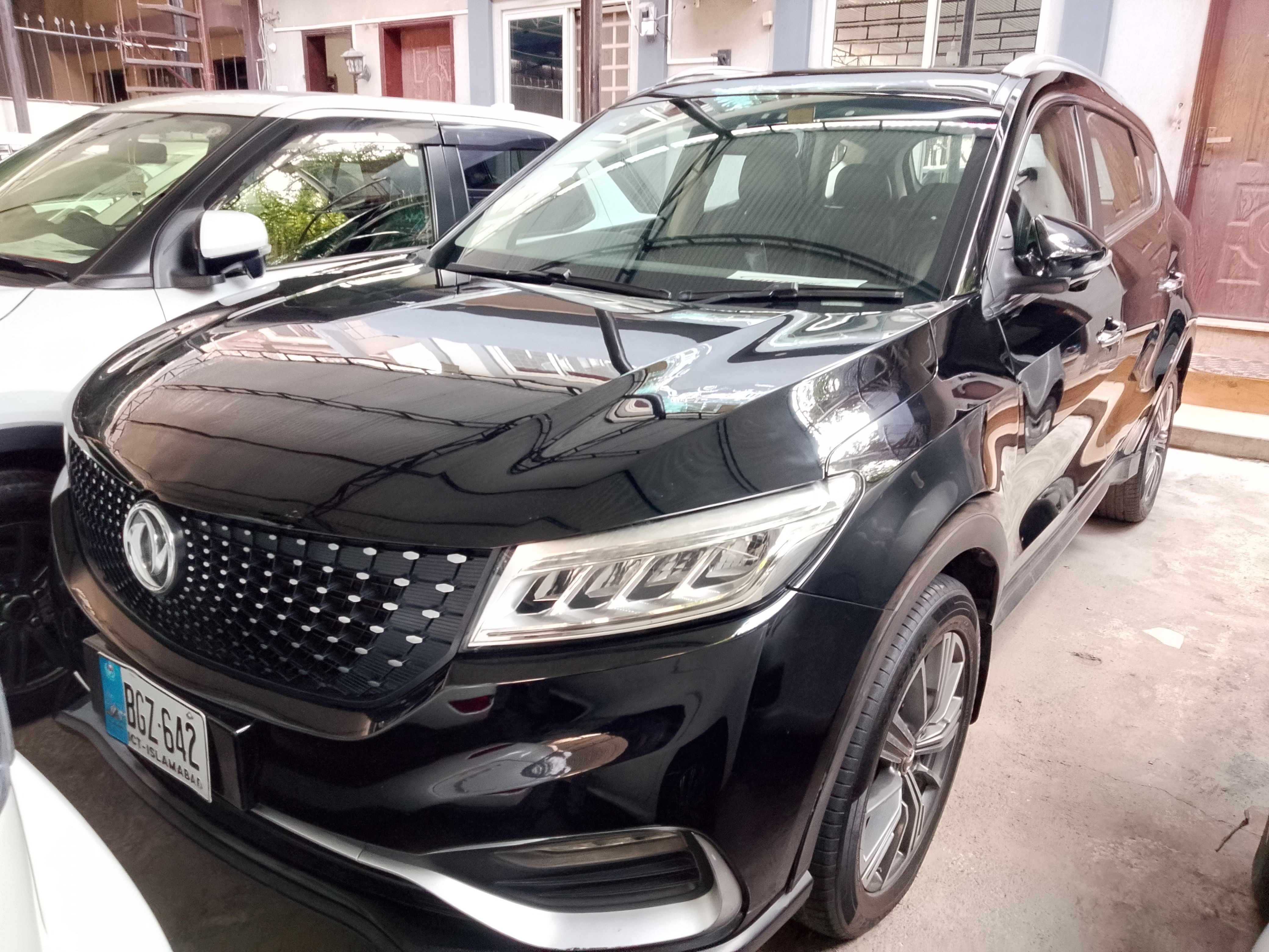 DFSK Glory 580 1.5 CVT 1498cc, Automatic, Petrol - photo 1