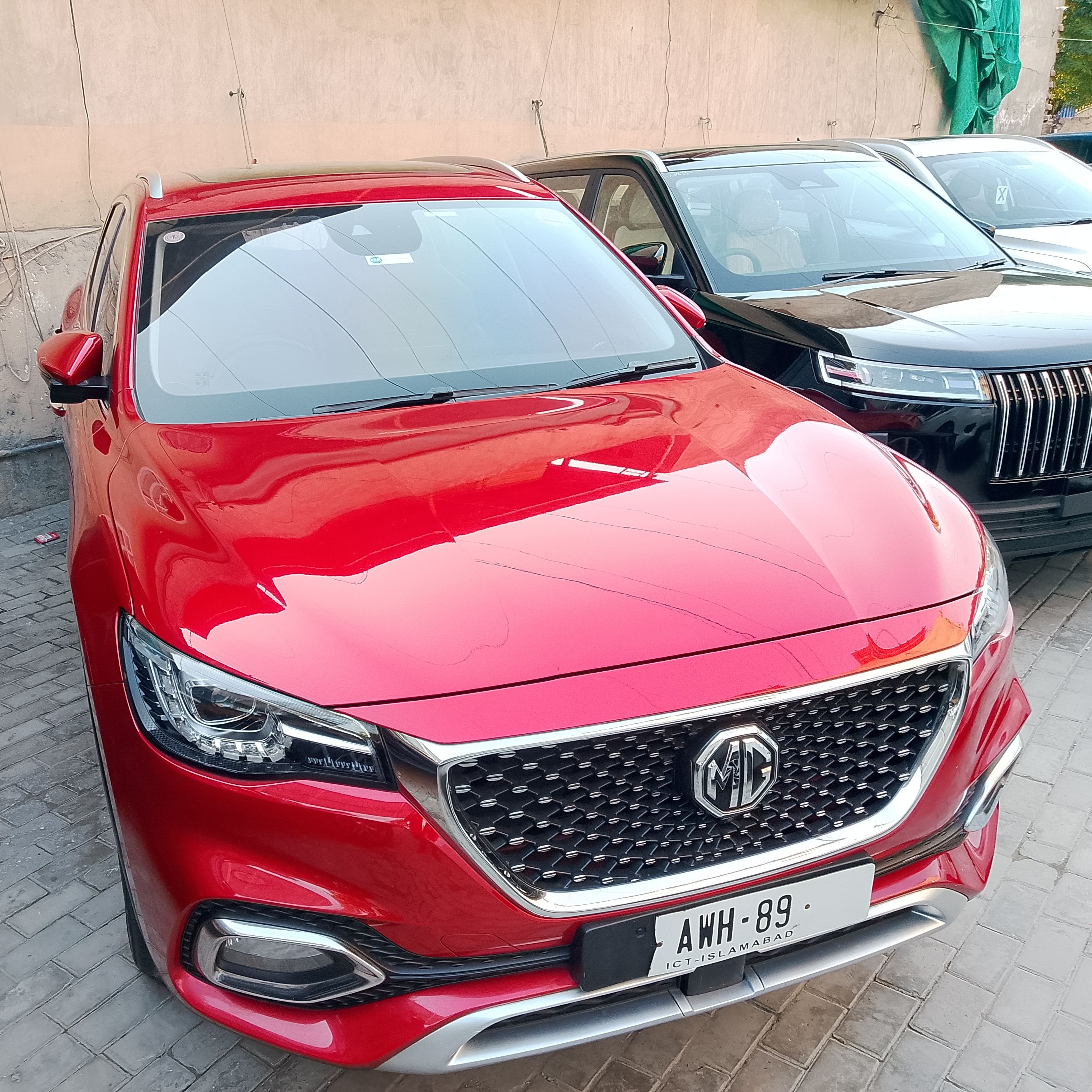 MG HS Essence 1490cc, Automatic, Petrol - photo 1