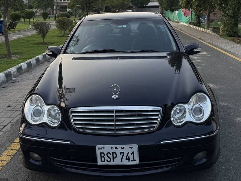 Mercedes Benz C Class C200 1496cc, Automatic, Petrol - photo 1
