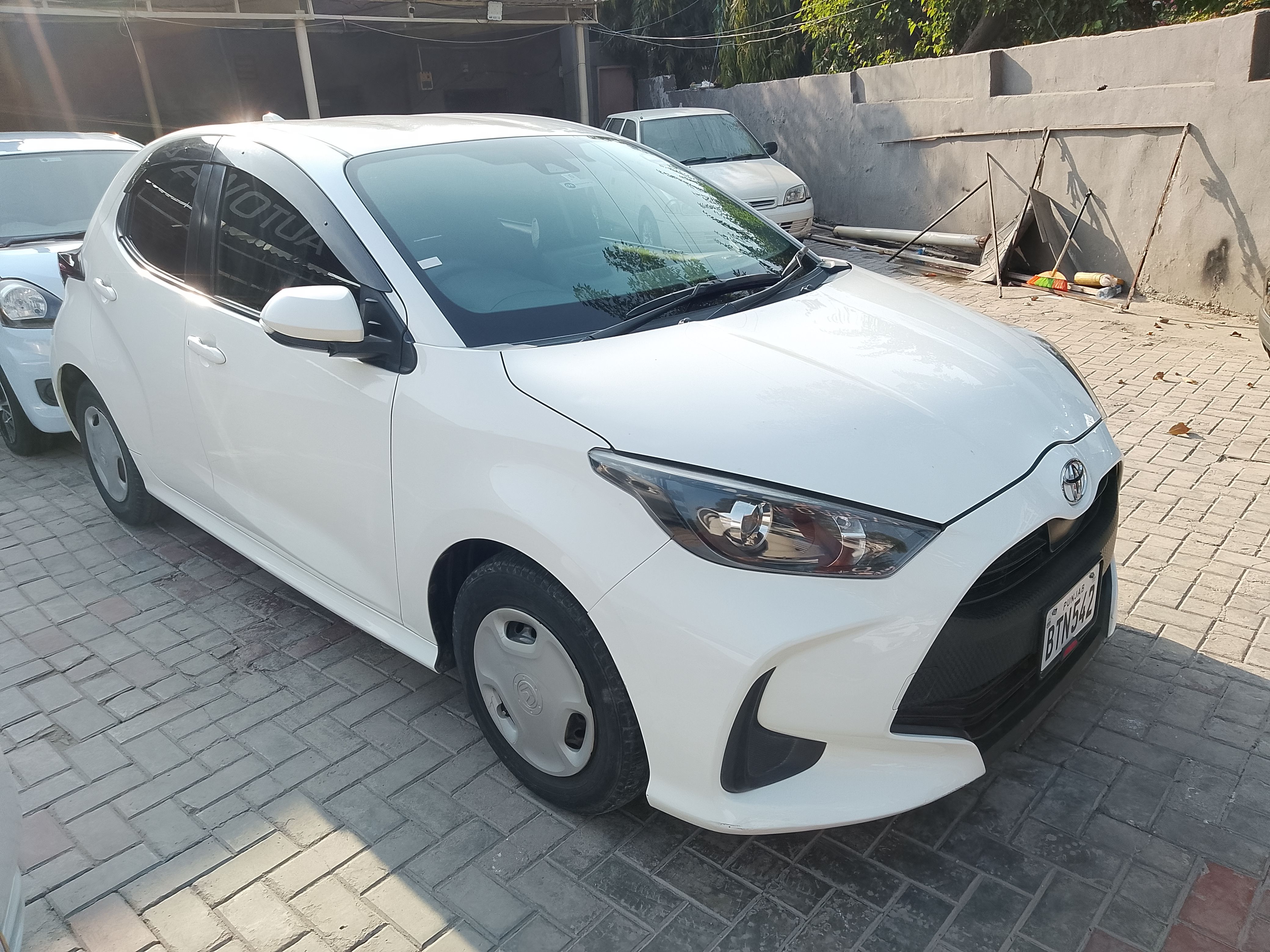 Toyota Yaris Hatchback G 1.0 996cc, Automatic, Petrol - photo 1