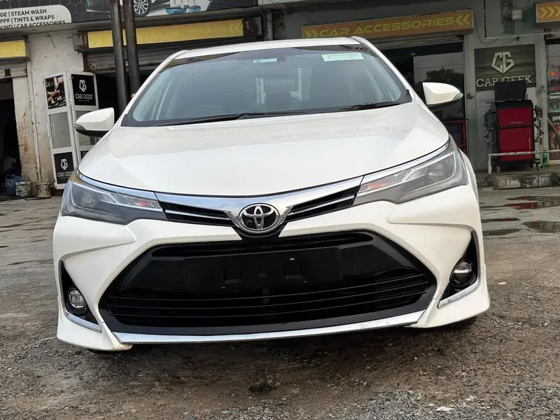 Toyota Corolla Altis Grande X CVT-i 1.8 Black Interior - photo 1