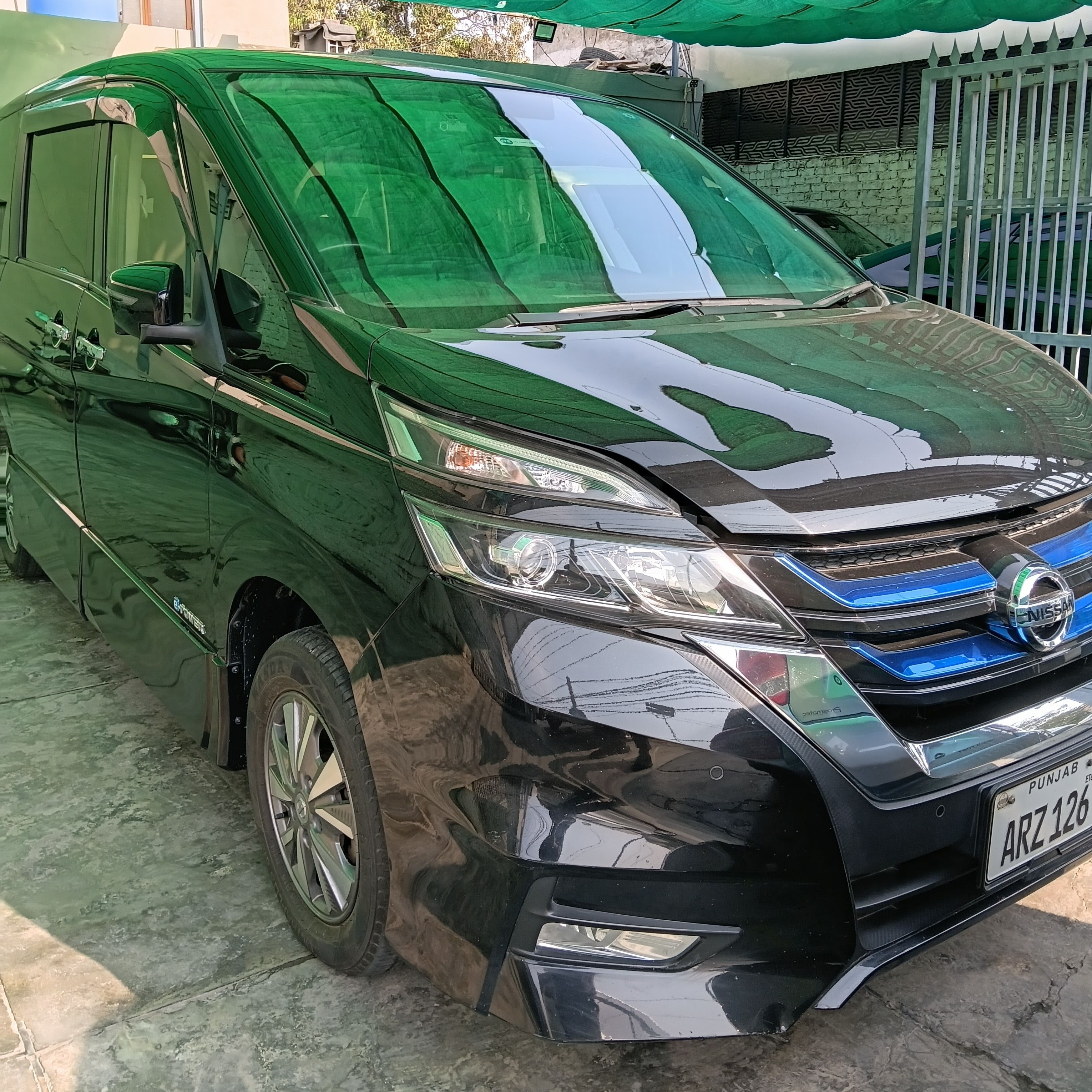 Nissan Serena e-POWER Highway Star 1198cc, Automatic, Hybrid - photo 1