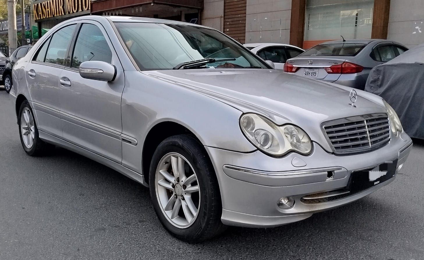 Mercedes Benz C Class C180 - photo 1