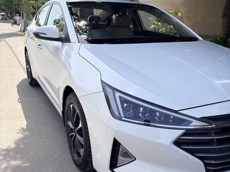 Hyundai Elantra GLS - photo 1