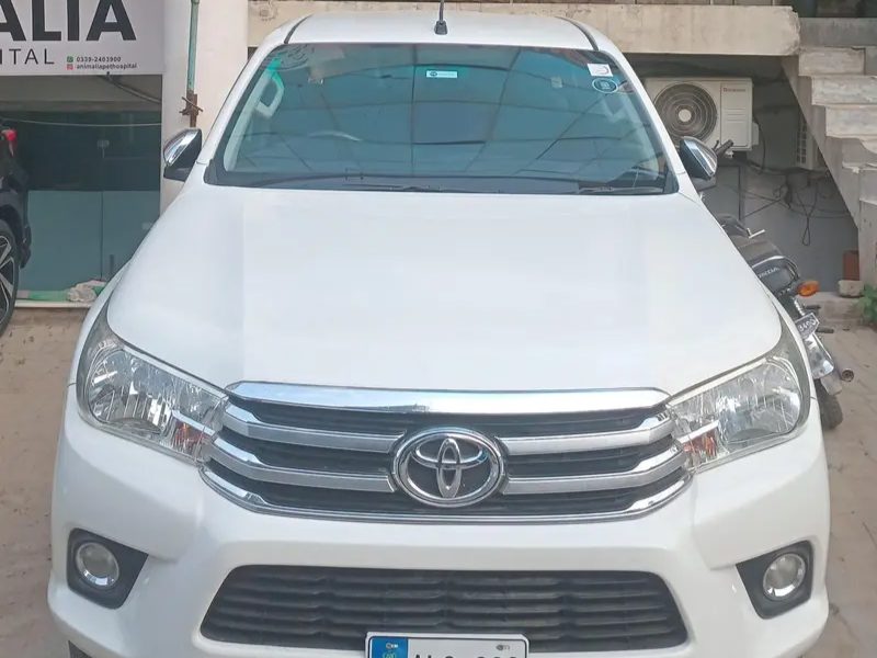 Toyota Hilux Revo G 2.8 - photo 1