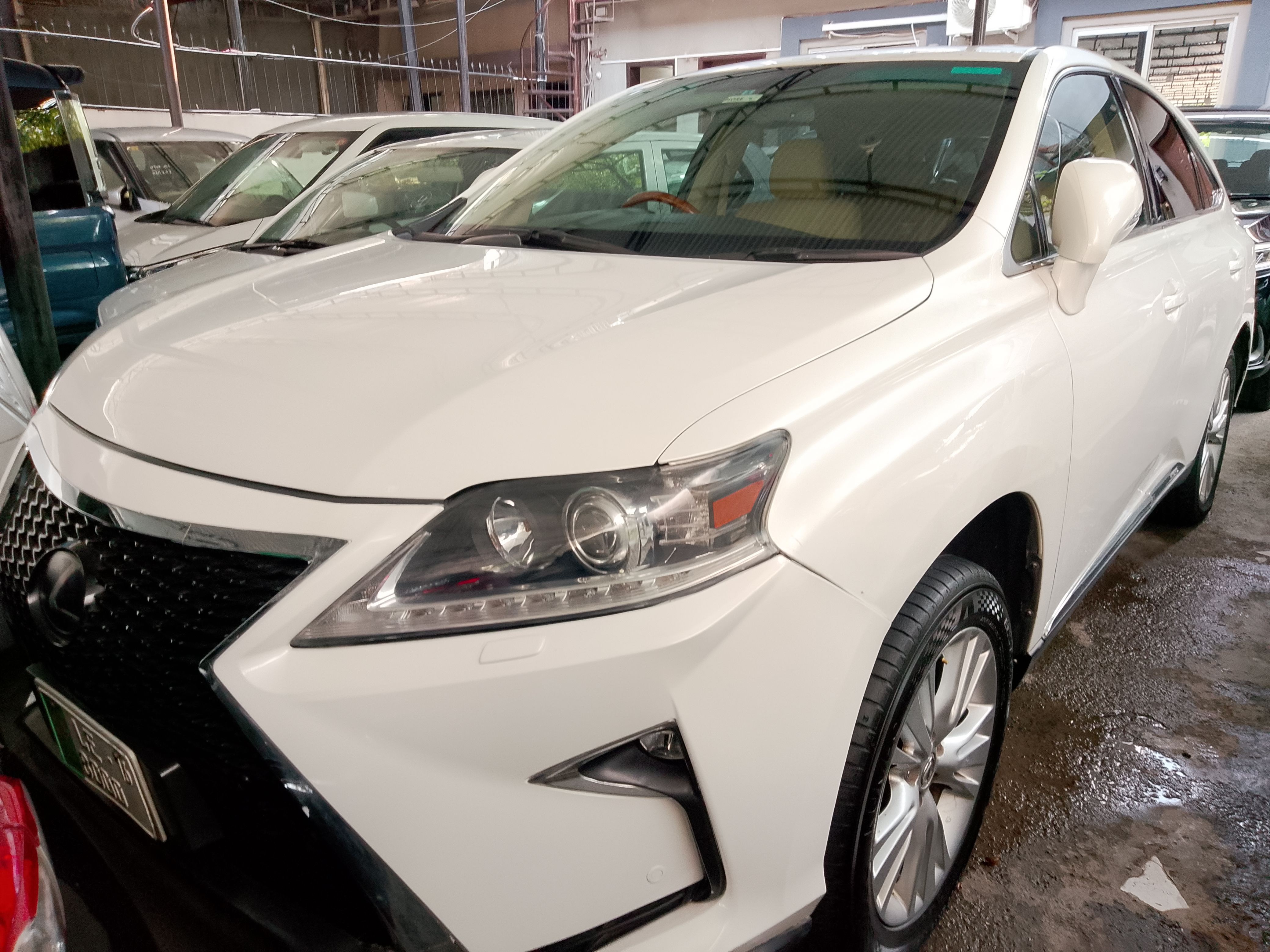 Lexus LX Series - photo 1
