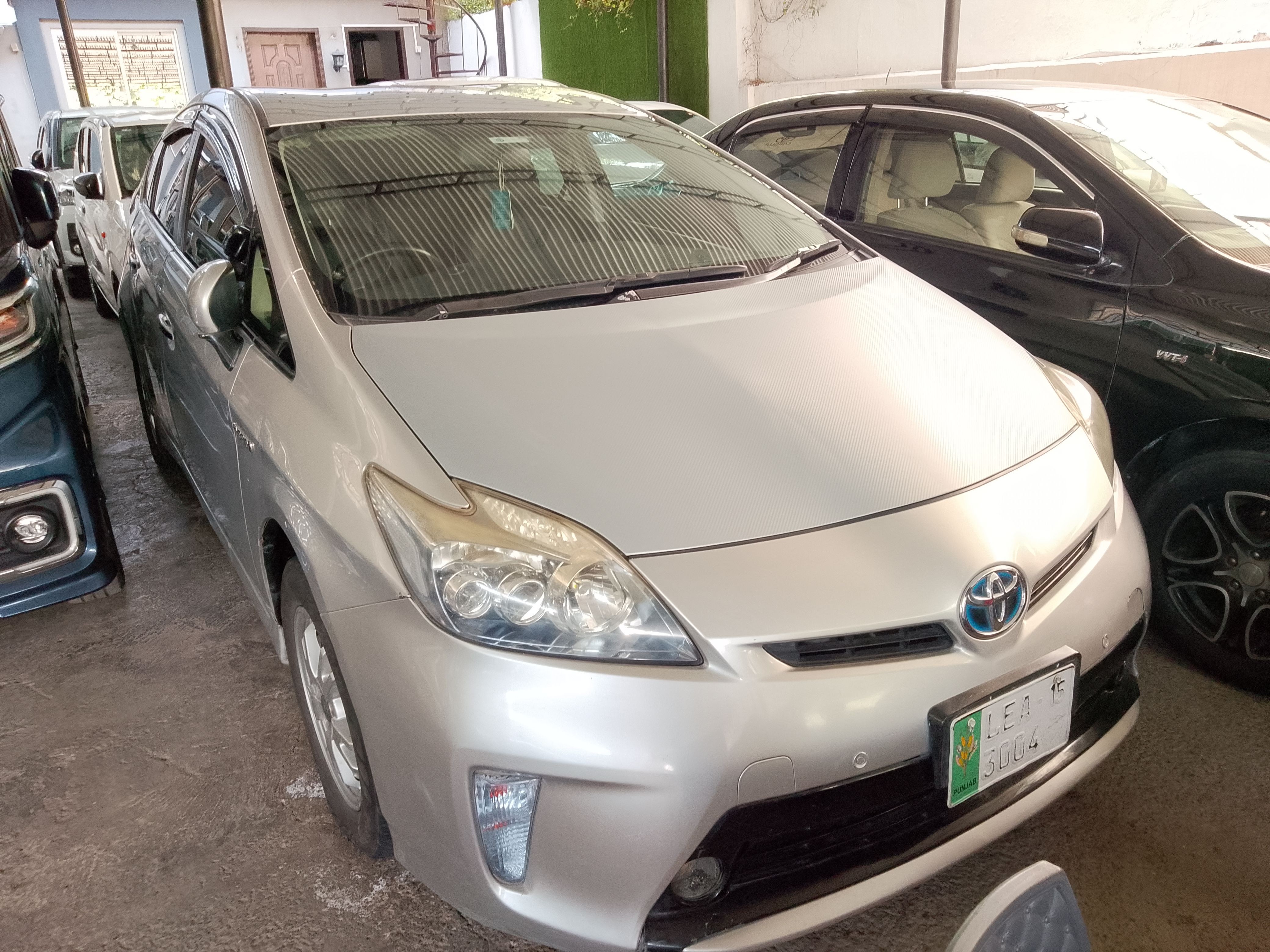 Toyota Prius 1.8 U Hybrid - photo 1