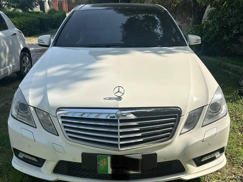 Mercedes Benz E Class Class E200 - photo 1