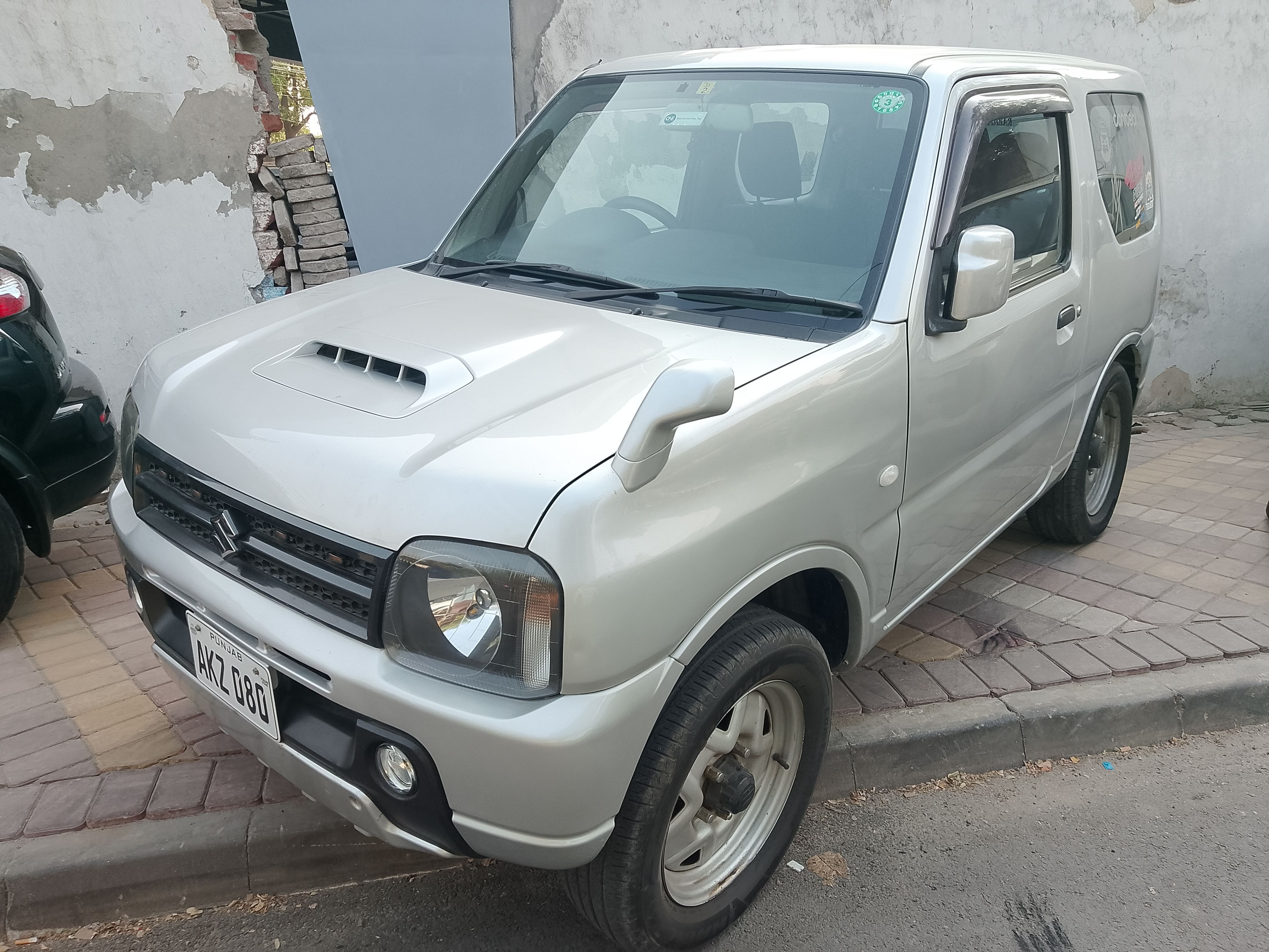 Suzuki Jimny Turbo 658cc, Automatic, Petrol - photo 1