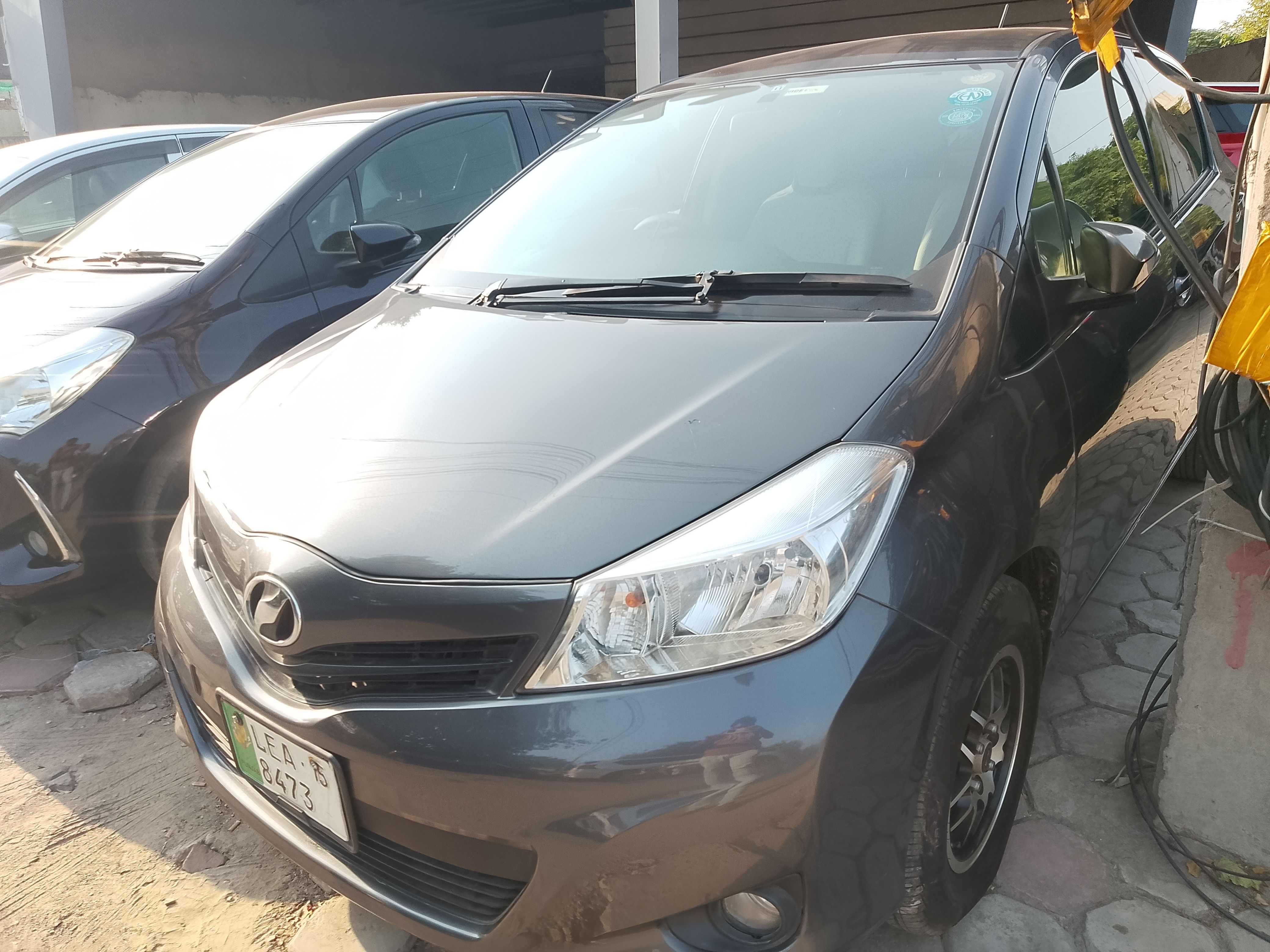 Toyota Vitz F 1.0 - photo 1